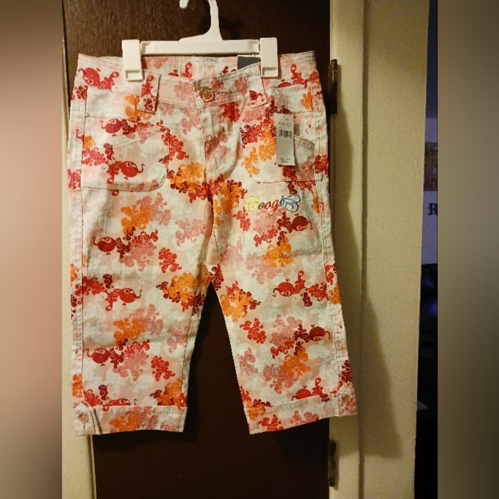 Womans colorful Coogi Capri 💋💋💋
